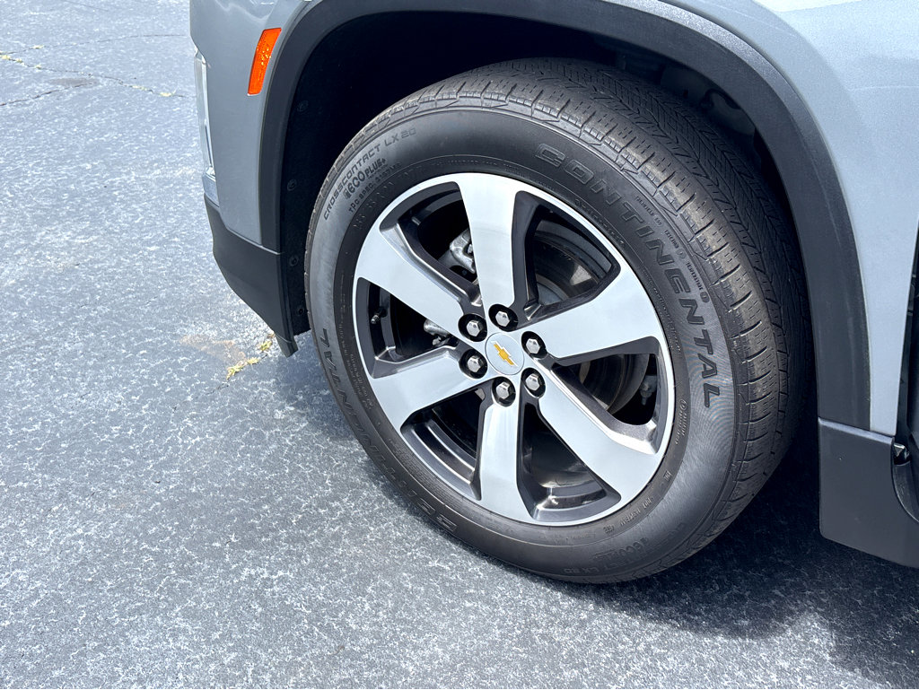 Used 2023 Chevrolet Traverse LT w/ LT Premium Package FWD image 23