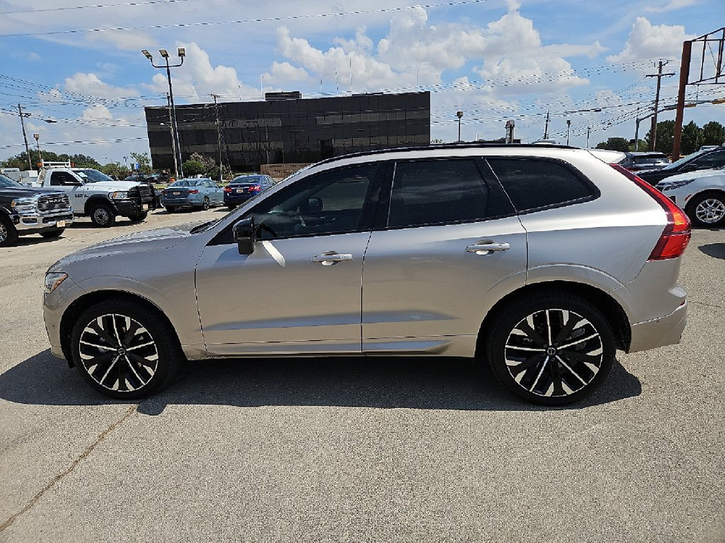 Used 2026 Volvo XC60 B5 Ultra w/ Protection Package Premier AWD/4WD image 3