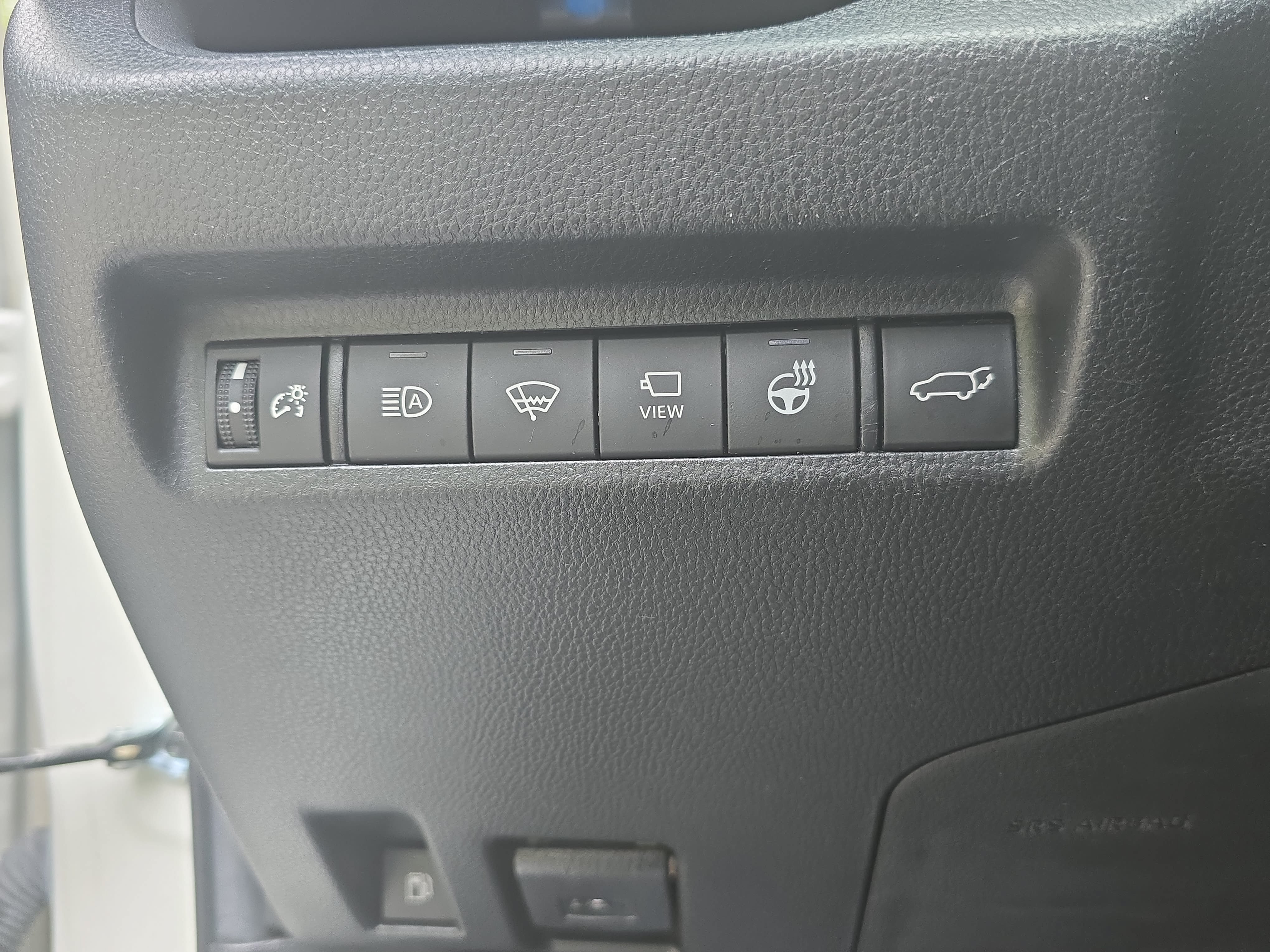 Used 2022 Toyota RAV4 XSE AWD/4WD image 25