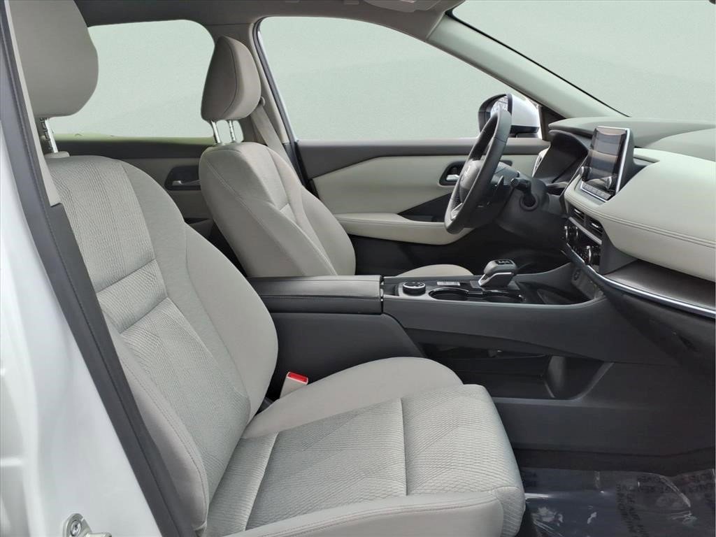 Used 2025 Nissan Rogue SV AWD/4WD image 11