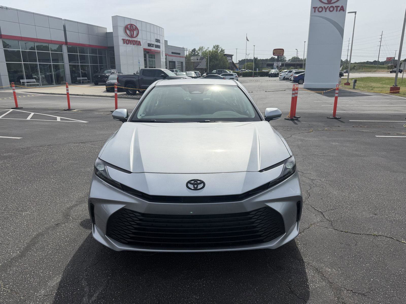 Used 2025 Toyota Camry LE w/ Convenience Package image 2