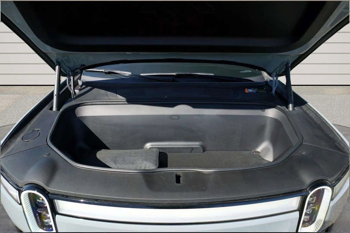 Used 2023 Rivian R1S Adventure image 14