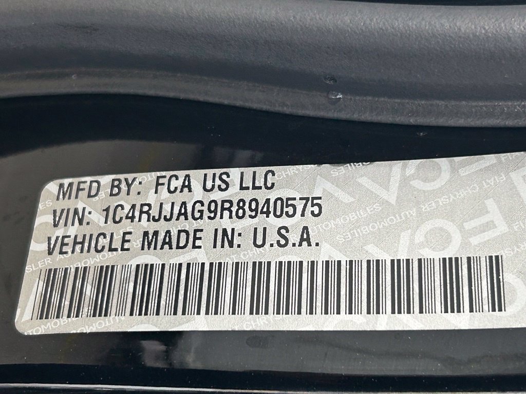 Certified 2024 Jeep Grand Cherokee L Laredo RWD image 46