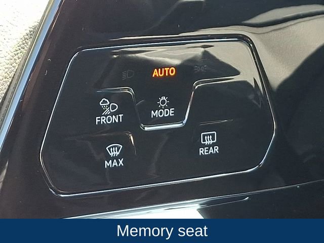 Used 2024 Volkswagen Golf R AWD/4WD image 9