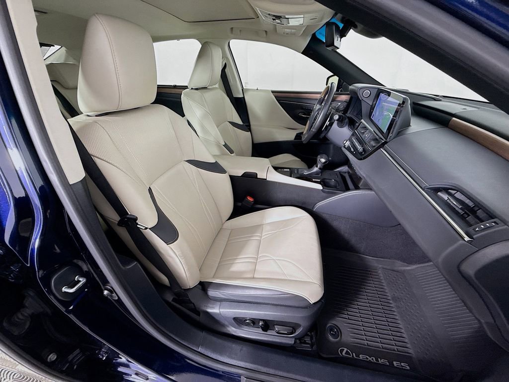 Certified 2024 Lexus ES 300h Ultra Luxury w/ Accessory Package (Z2) FWD image 30