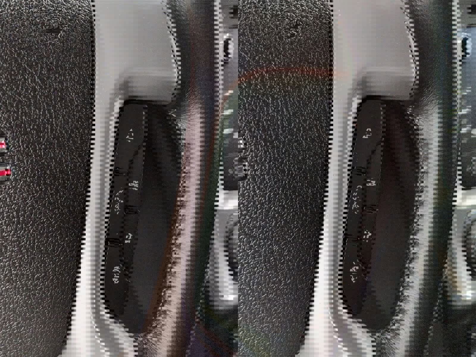 Used 2016 GMC Acadia SLT image 25