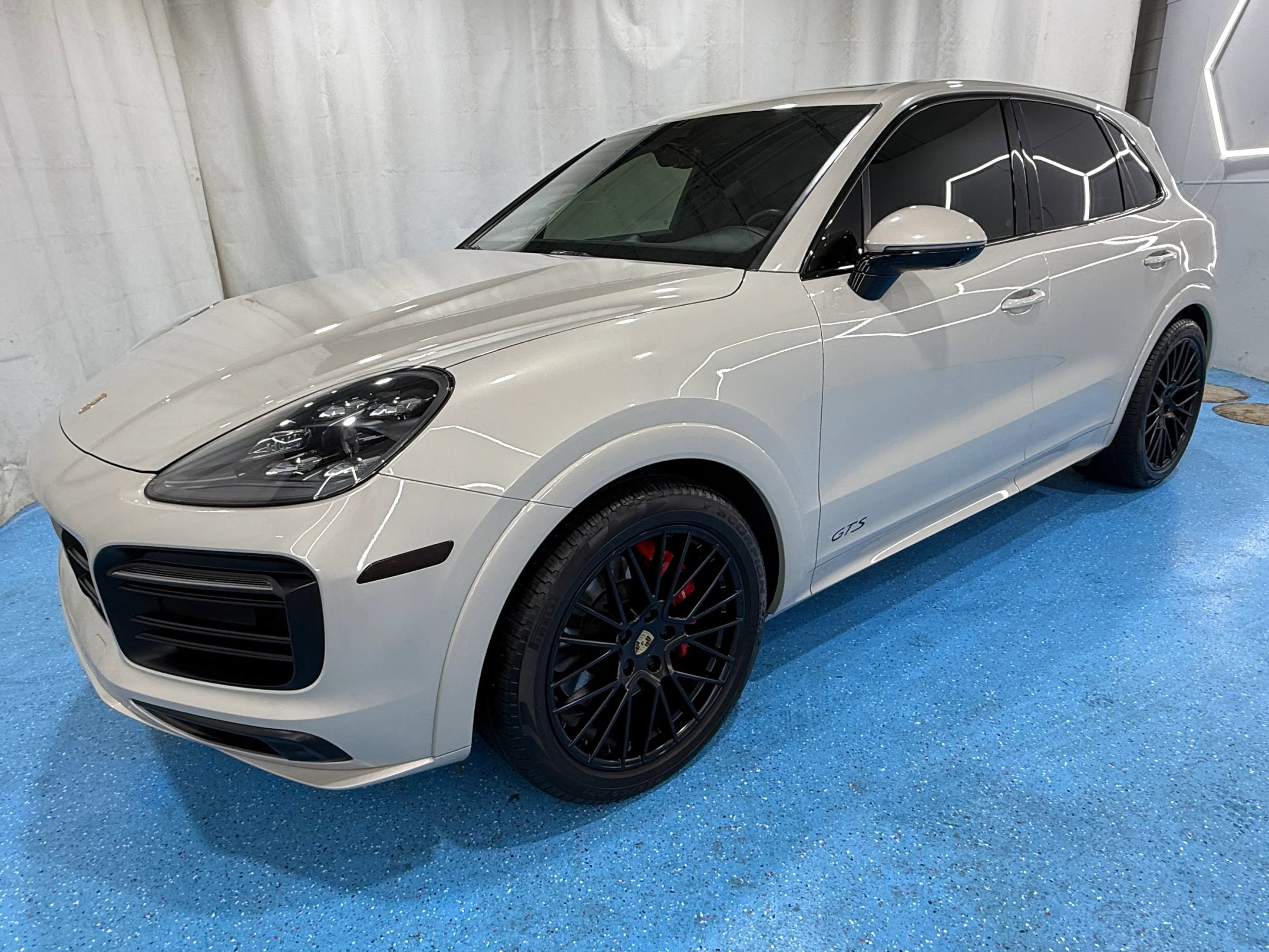 Used 2021 Porsche Cayenne GTS AWD/4WD image 11