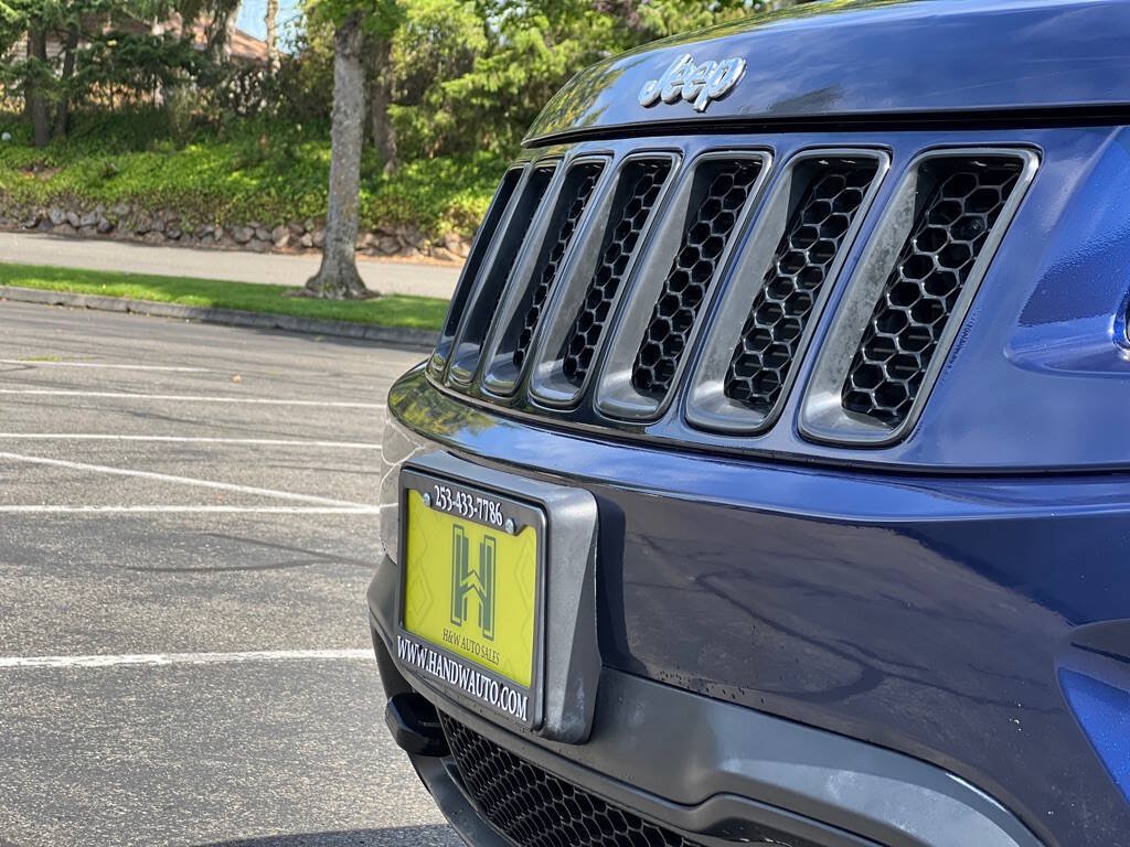 Used 2014 Jeep Grand Cherokee Limited w/ Luxury Group II AWD/4WD image 19
