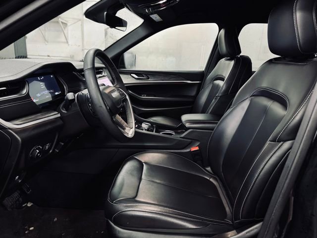 Certified 2025 Jeep Grand Cherokee Limited image 16