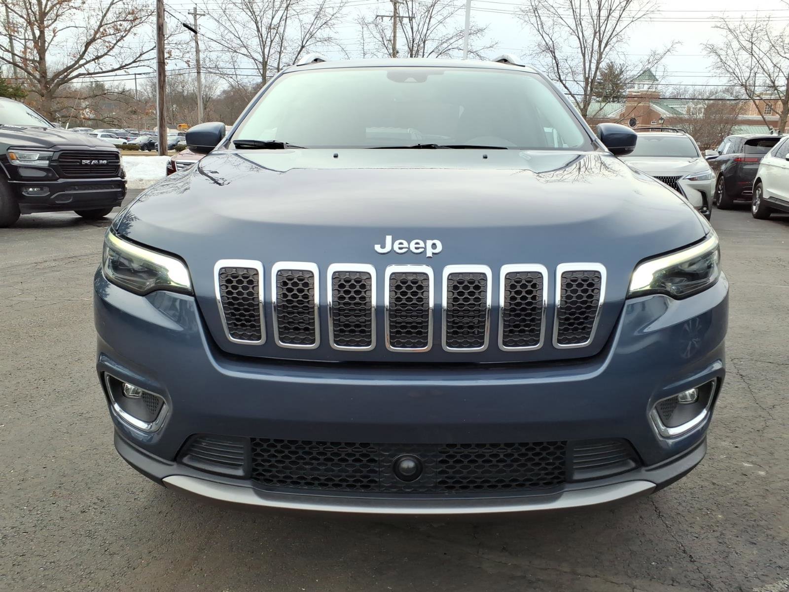 Used 2020 Jeep Cherokee Limited w/ Luxury Group image 2