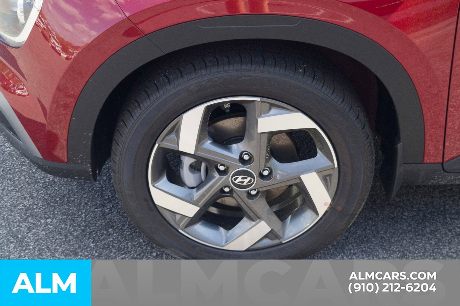 Used 2025 Hyundai Venue SEL image 12