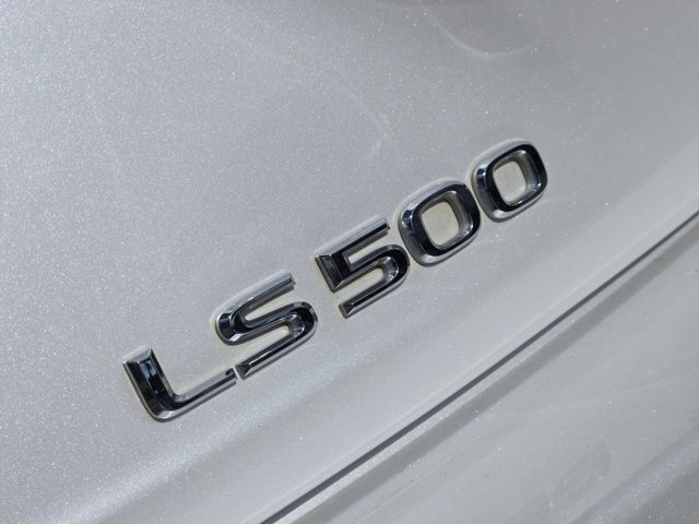Certified 2022 Lexus LS 500 w/ Luxury Package RWD image 11