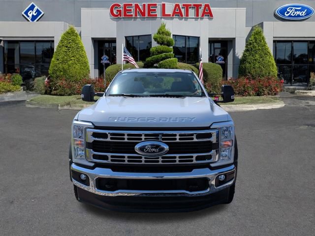 New 2025 Ford F550 4x4 Regular Cab Super Duty image 2