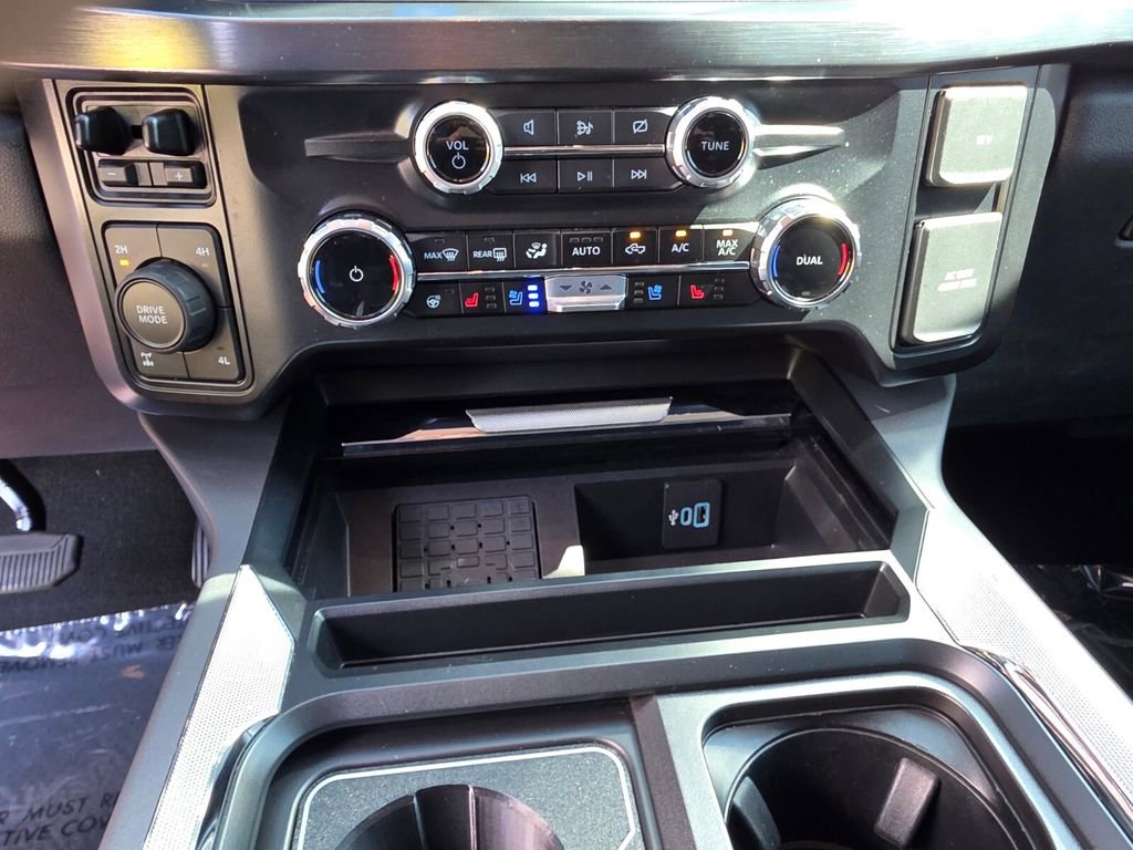 Used 2024 Ford F250 Lariat w/ Lariat Ultimate Package AWD/4WD image 24