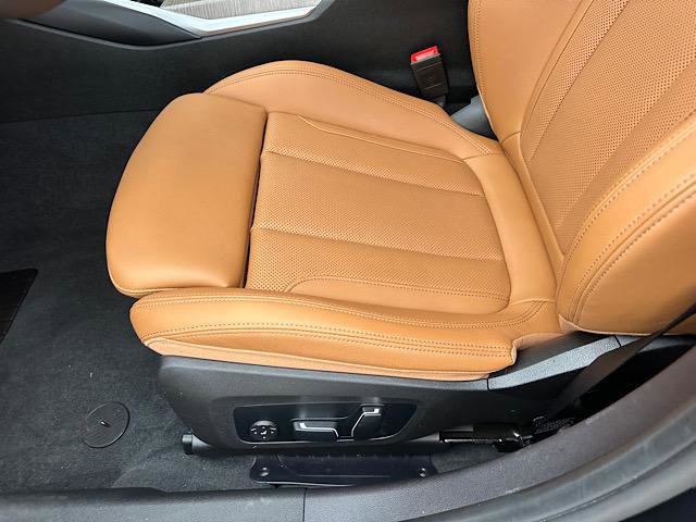 Certified 2025 BMW 330i xDrive 330i xDrive Sedan w/ Premium Package image 16