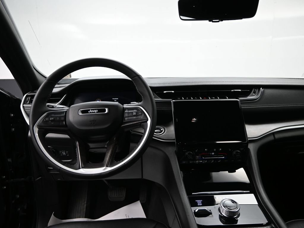 Used 2024 Jeep Grand Cherokee L Limited w/ Luxury Tech Group II image 10