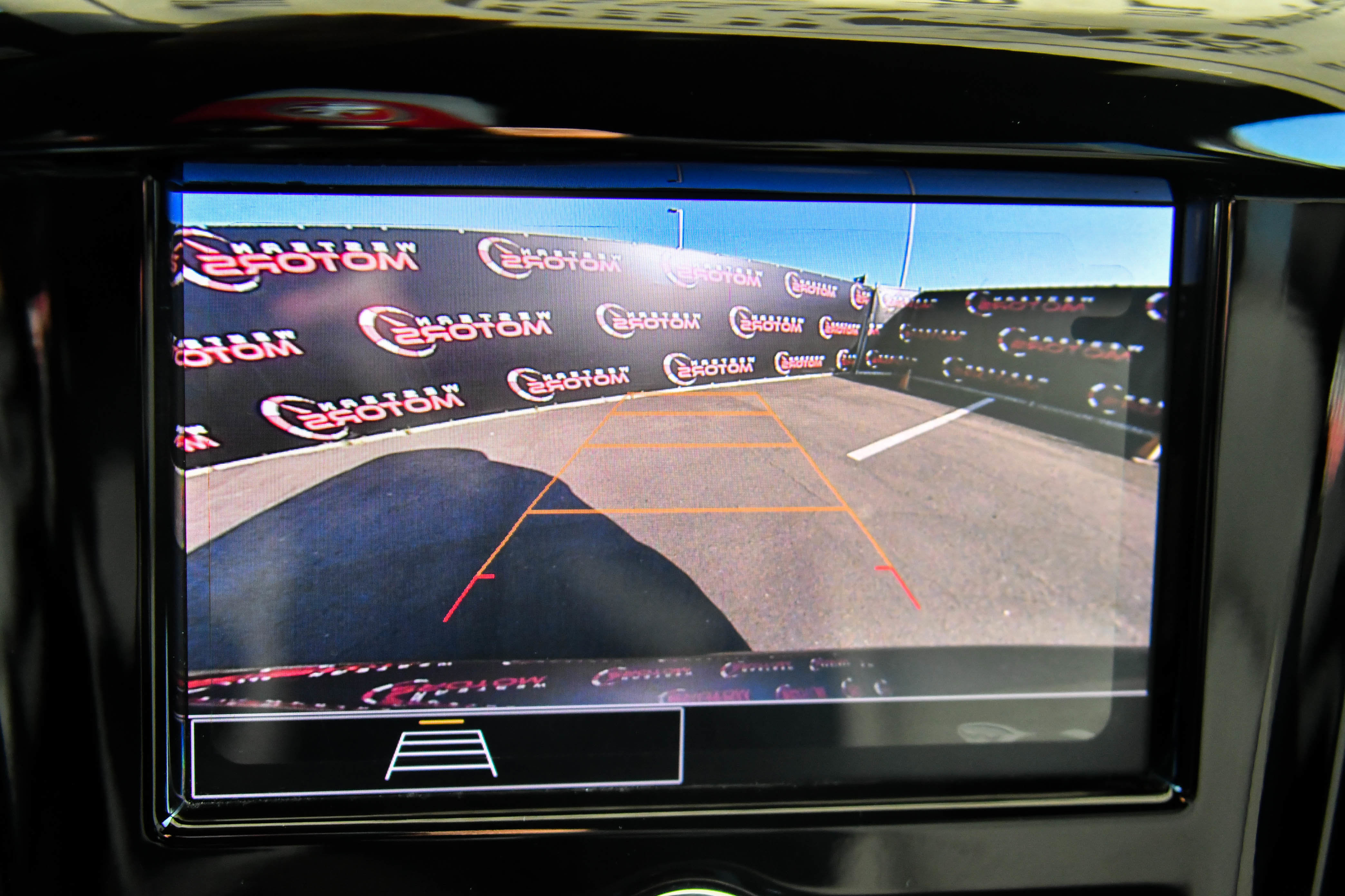 Used 2022 Chevrolet Traverse LT image 19