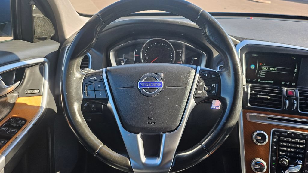 Used 2017 Volvo XC60 T6 Inscription w/ Climate Package AWD/4WD image 31