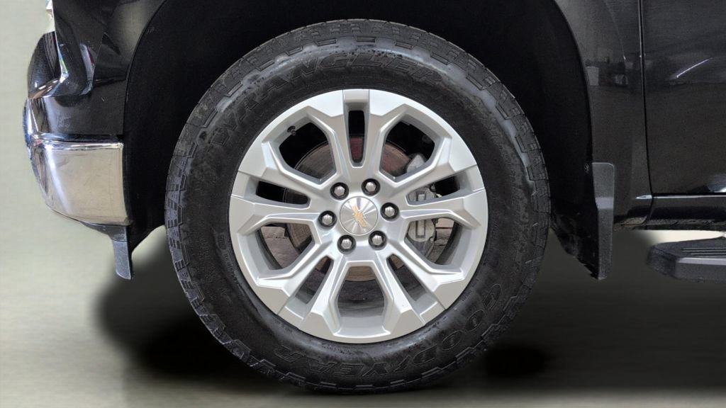 Used 2024 Chevrolet Silverado 1500 LTZ AWD/4WD image 30