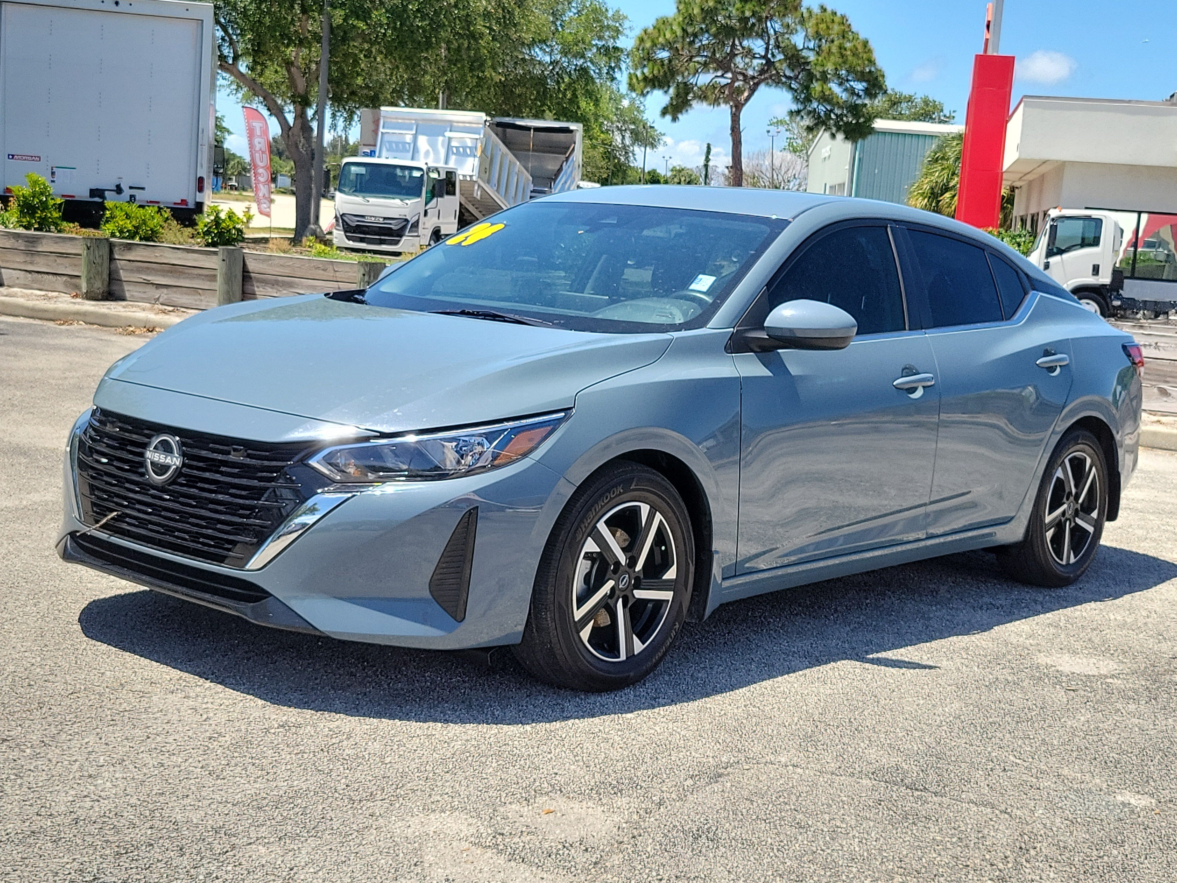 Used 2024 Nissan Sentra SV FWD image 2