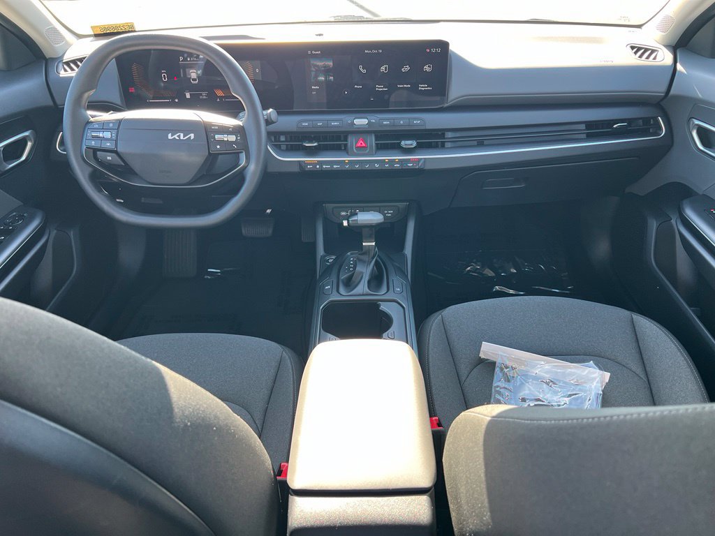 Certified 2025 Kia K4 FWD image 12