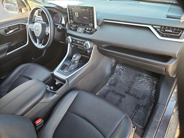 Used 2021 Toyota RAV4 XLE Premium FWD image 29