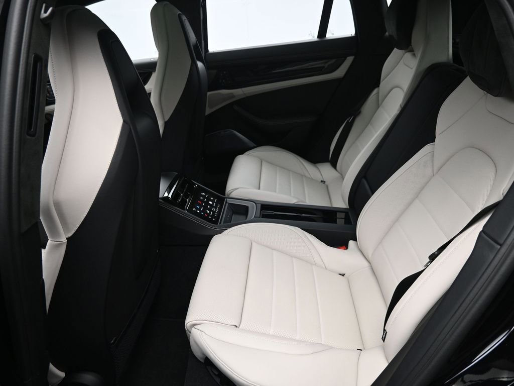 Certified 2026 Porsche Panamera GTS image 9