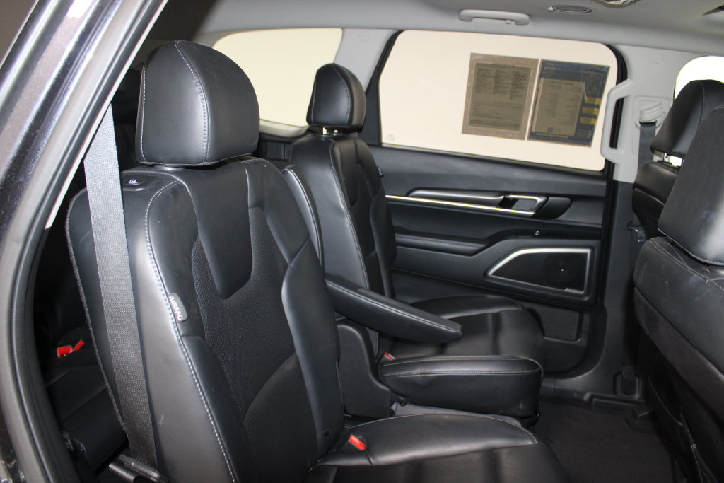 Used 2025 Kia Telluride S FWD image 26