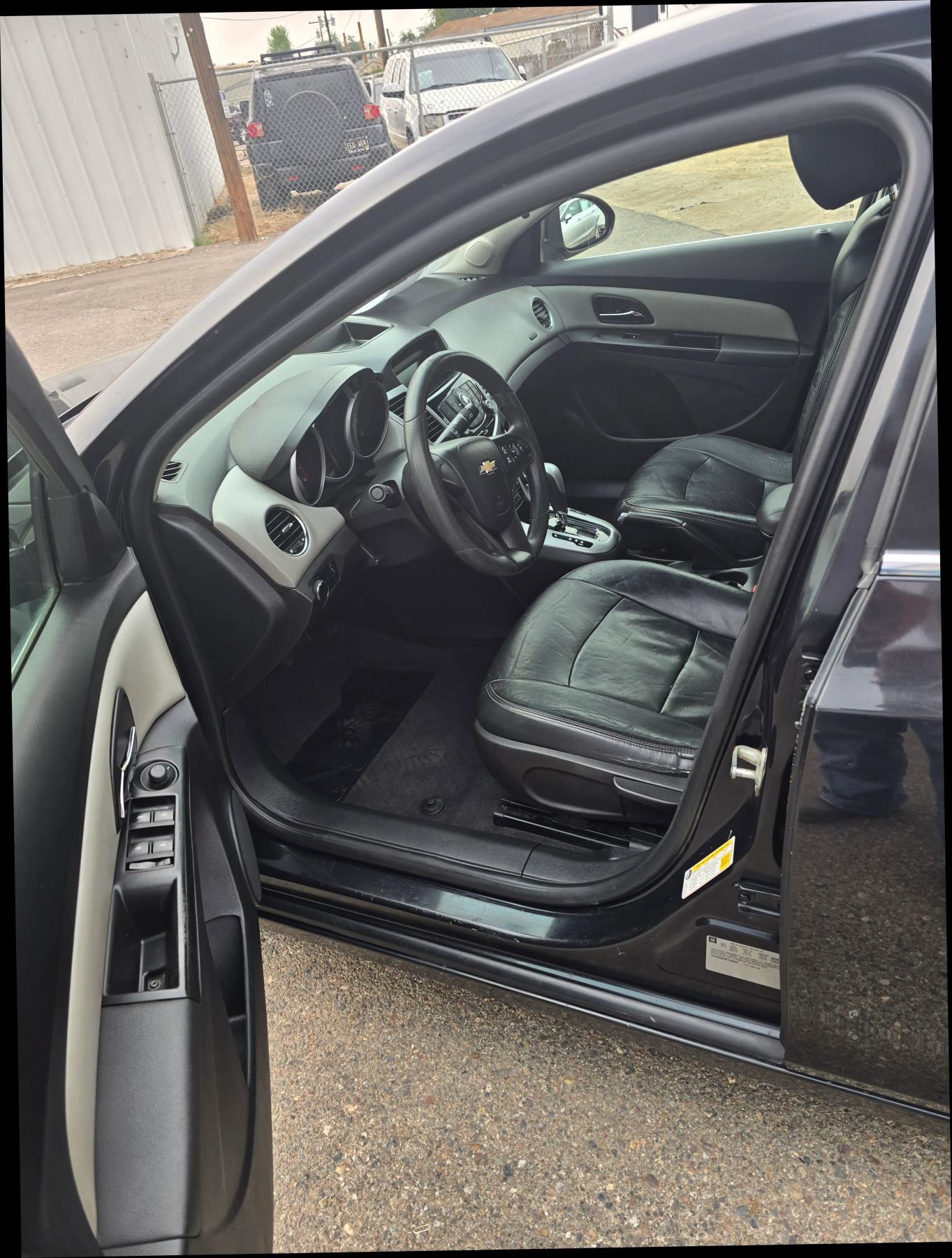 Used 2012 Chevrolet Cruze LS w/ Connectivity Package FWD image 5