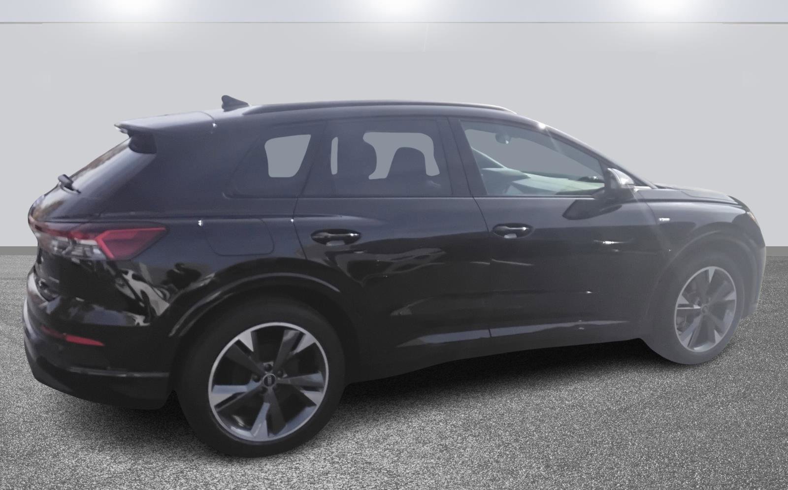 Certified 2025 Audi Q4 e-tron Premium w/ Convenience Package image 4