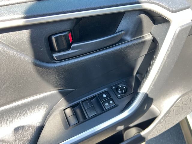 Used 2021 Toyota RAV4 LE FWD image 33