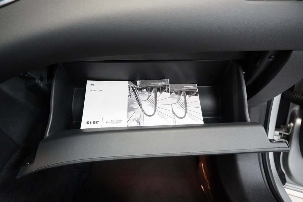 Used 2015 Chevrolet Impala LT w/ Convenience Package image 34