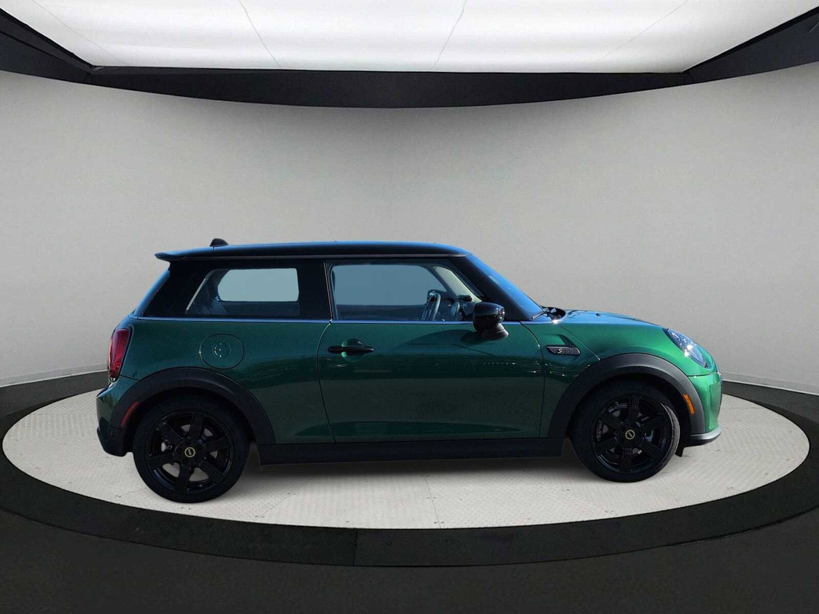 Certified 2024 MINI Cooper SE image 9