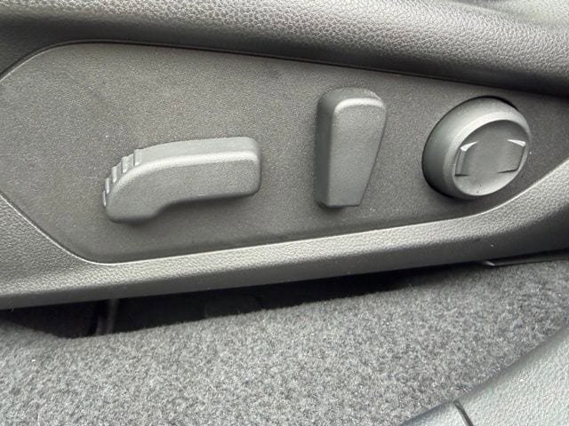 Used 2025 Subaru Forester Premium AWD/4WD image 19