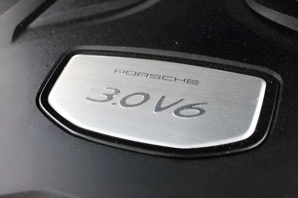 Used 2023 Porsche Cayenne AWD/4WD image 42