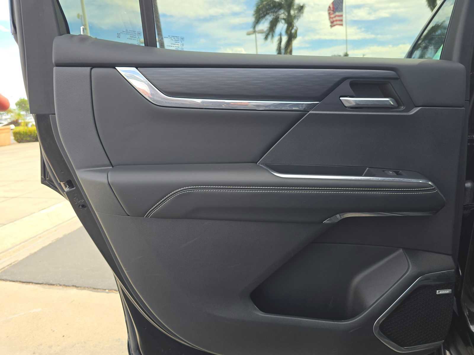 Used 2024 GMC Acadia Elevation image 17