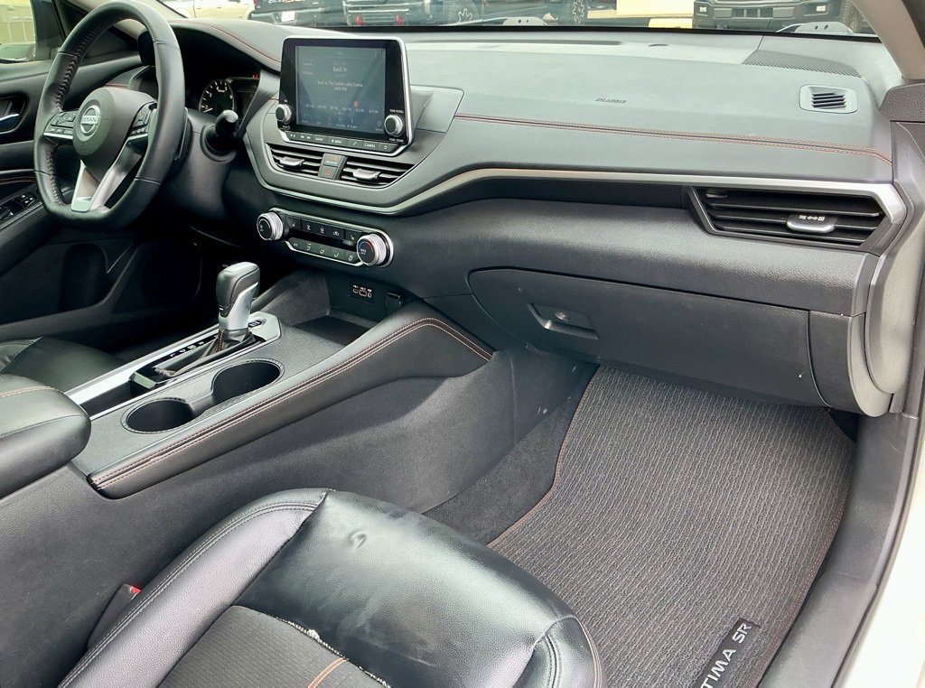 Used 2021 Nissan Altima 2.5 SR w/ SR Premium Package image 24