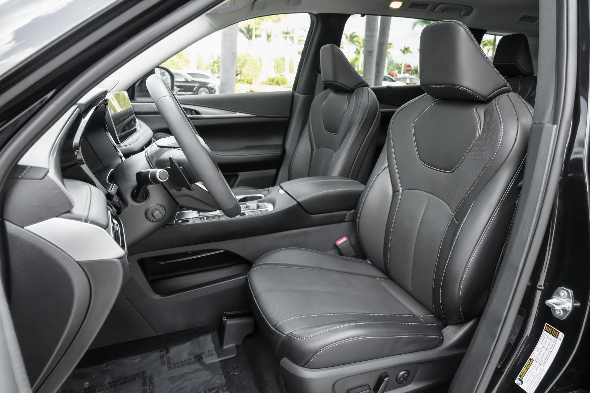 Certified 2026 INFINITI QX60 Luxe w/ Cargo Package FWD image 8