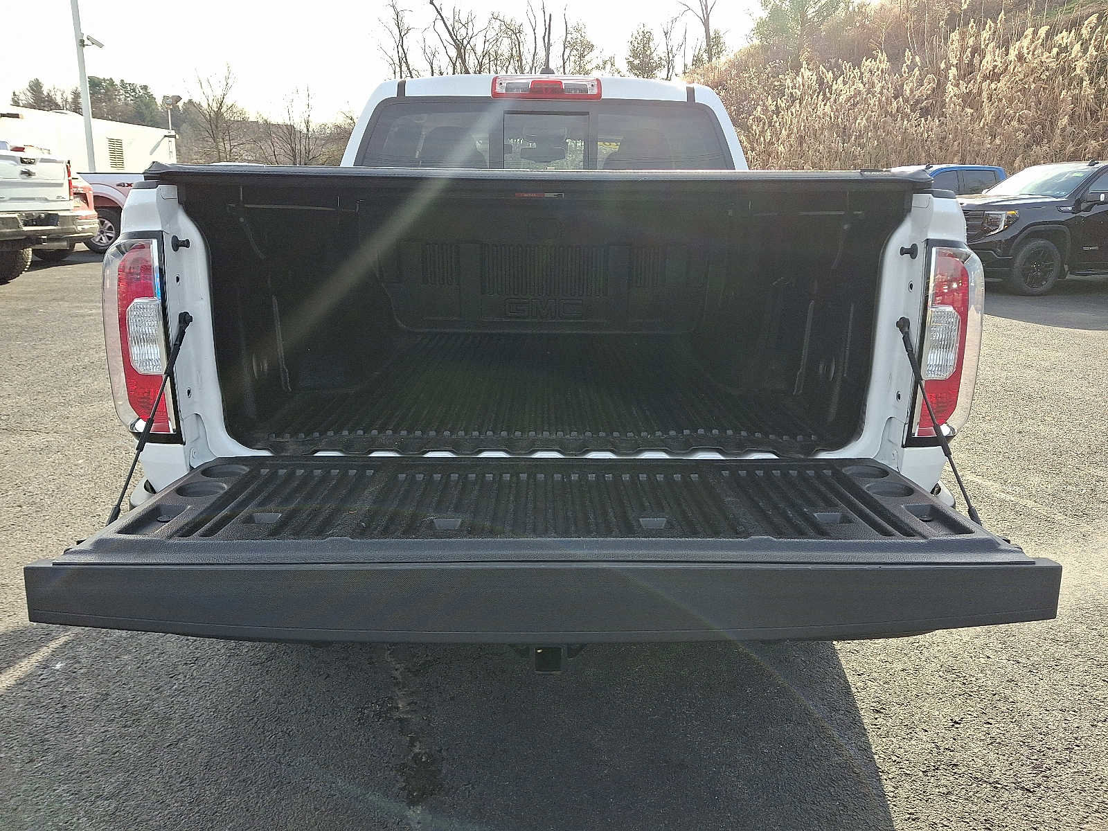 Used 2018 GMC Canyon SLT w/ Driver Alert Package image 28