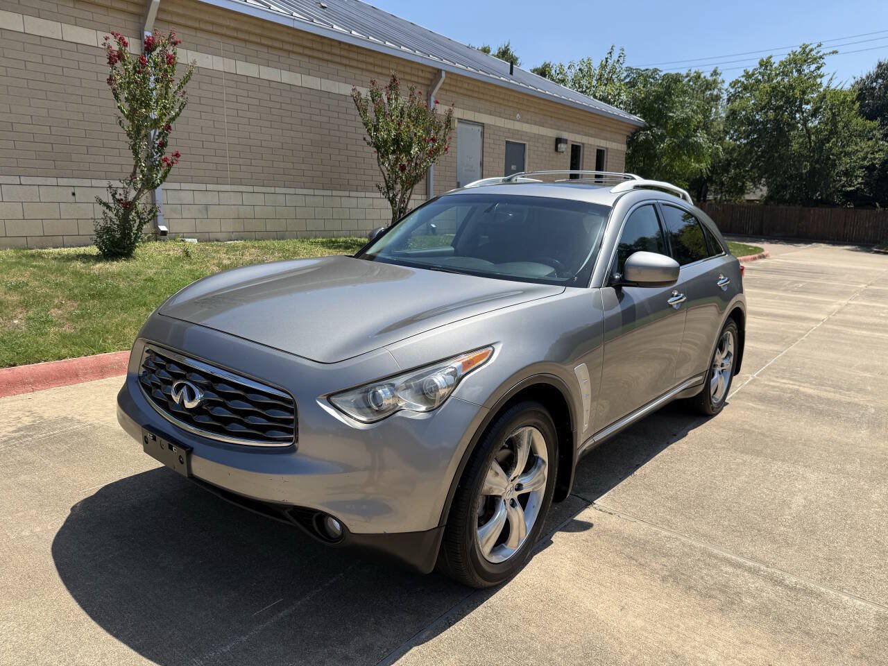 Used 2009 INFINITI FX35 2WD w/ Deluxe Touring Pkg image 2
