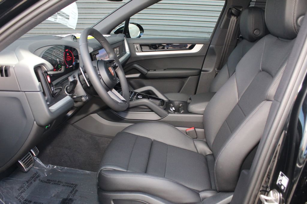 New 2026 Porsche Cayenne S image 5