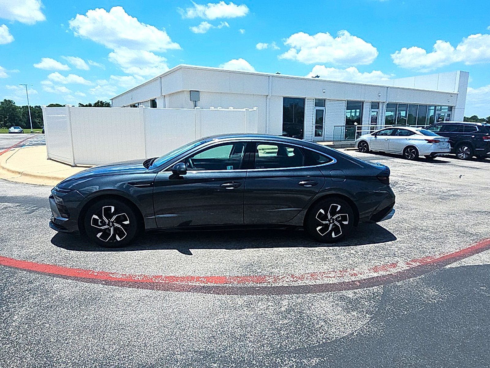Used 2025 Hyundai Sonata SEL FWD image 3