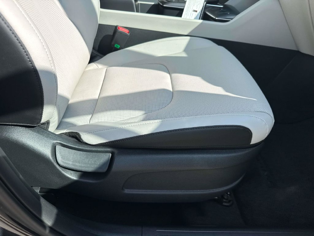 New 2026 Kia Sportage EX FWD image 13