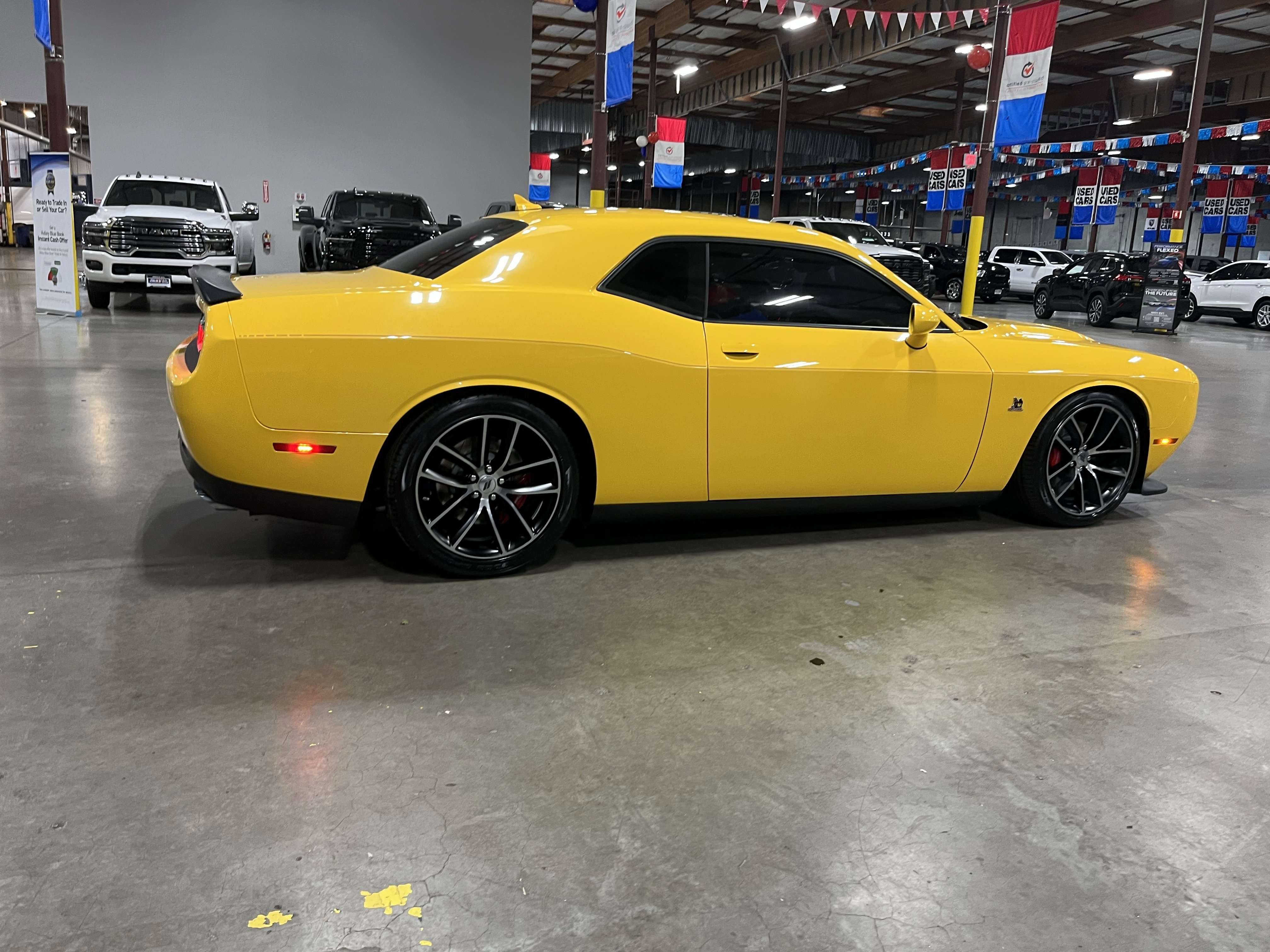 Used 2018 Dodge Challenger R/T Scat Pack RWD image 6
