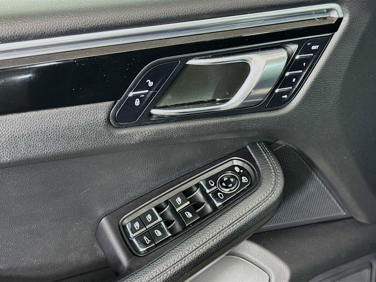 Used 2017 Porsche Macan image 19