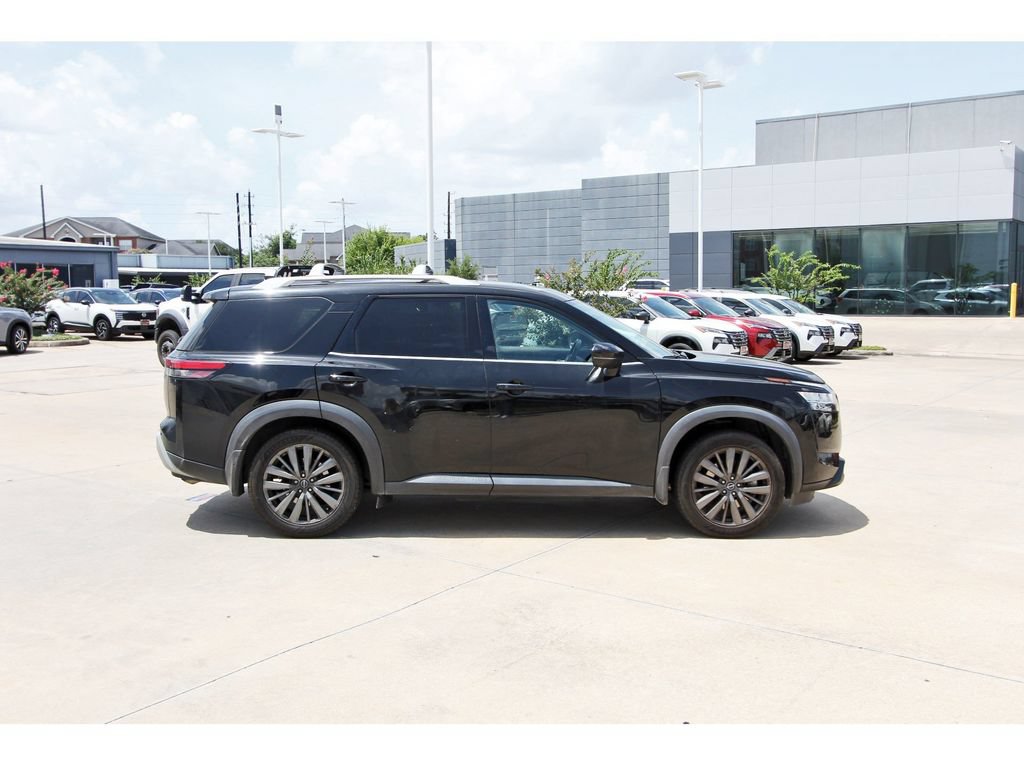 Used 2022 Nissan Pathfinder SL w/ SL Premium Package FWD image 6