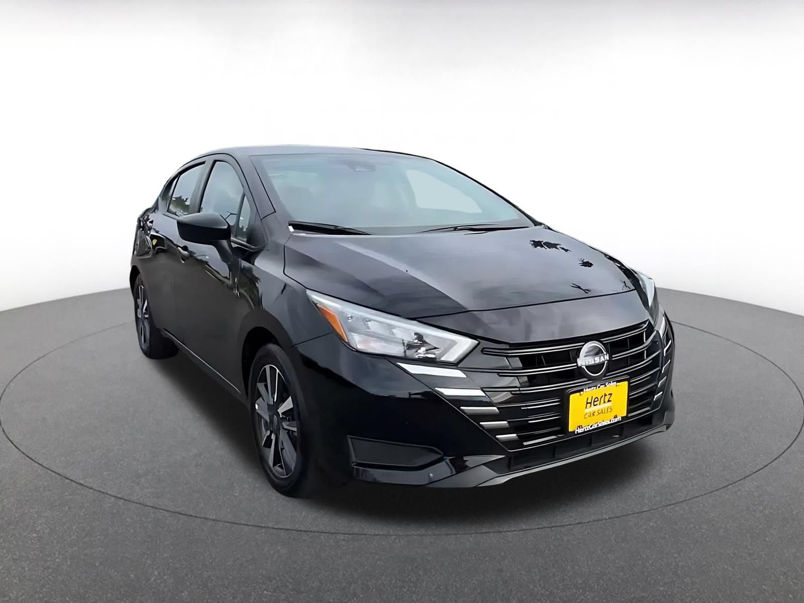 Used 2025 Nissan Versa SV FWD image 3