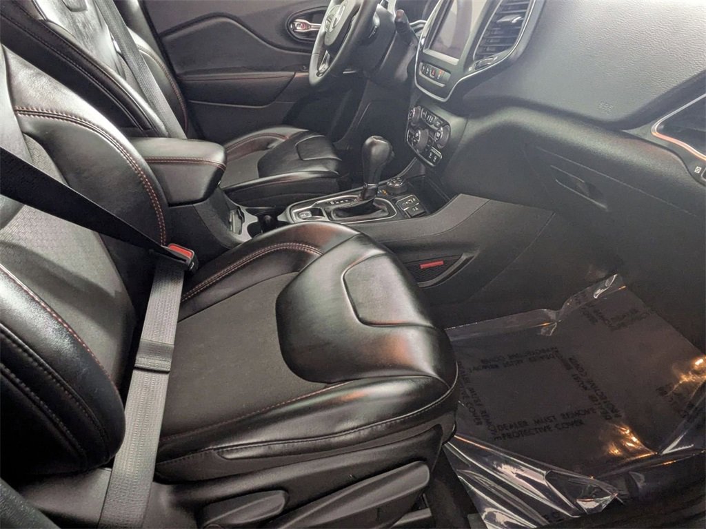 Certified 2023 Jeep Cherokee Trailhawk image 30