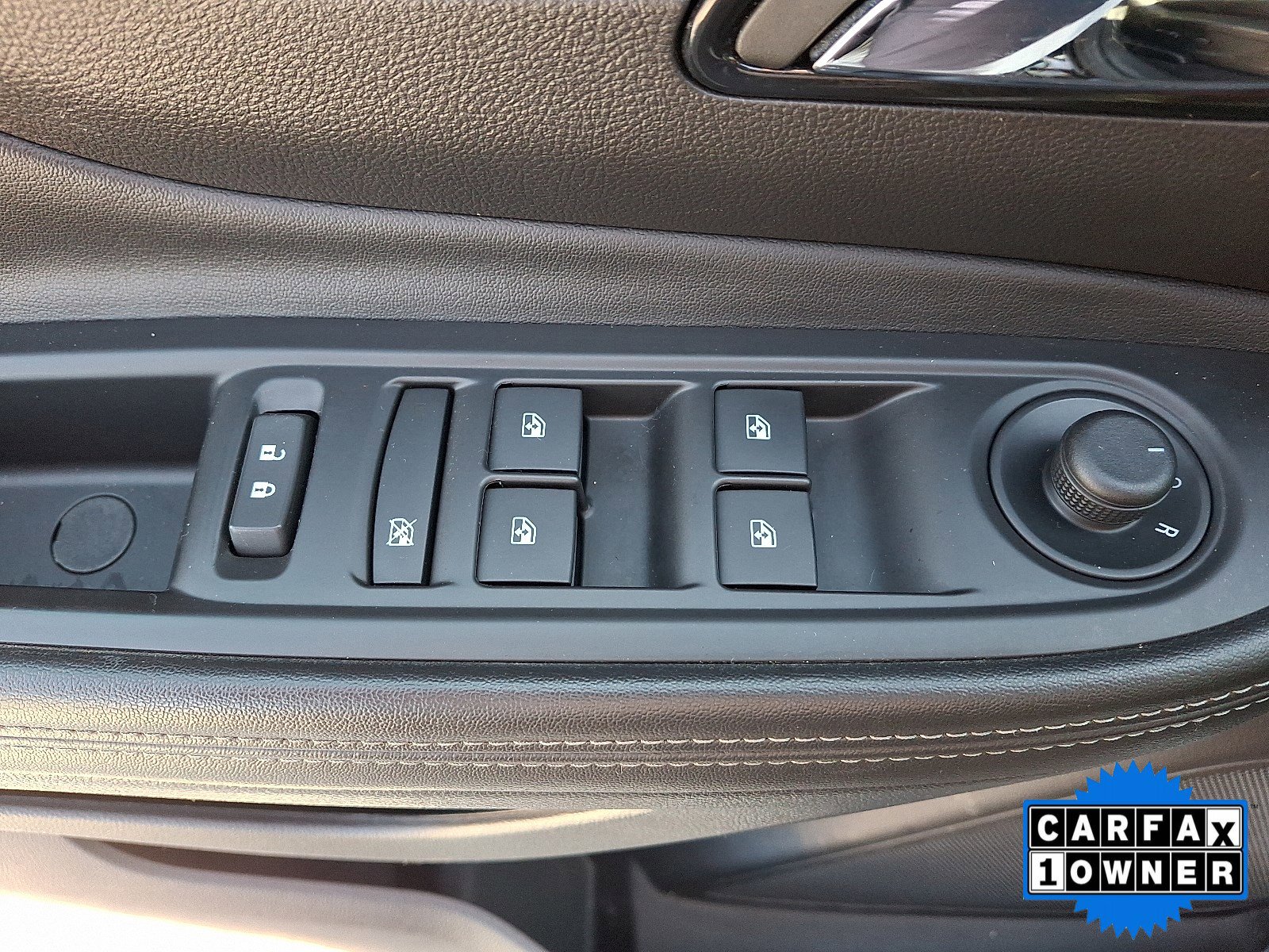 Used 2019 Buick Encore Sport Touring AWD/4WD image 20