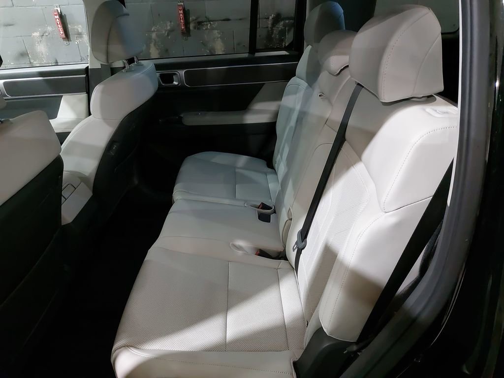 Certified 2025 Hyundai Santa Fe SEL image 15